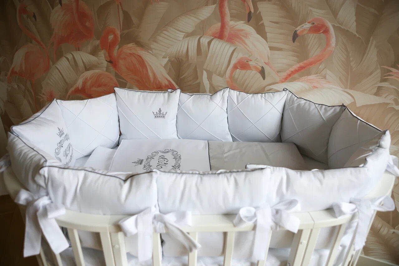 Комплект в кроватку подушками VIP (белый  серый) сатин