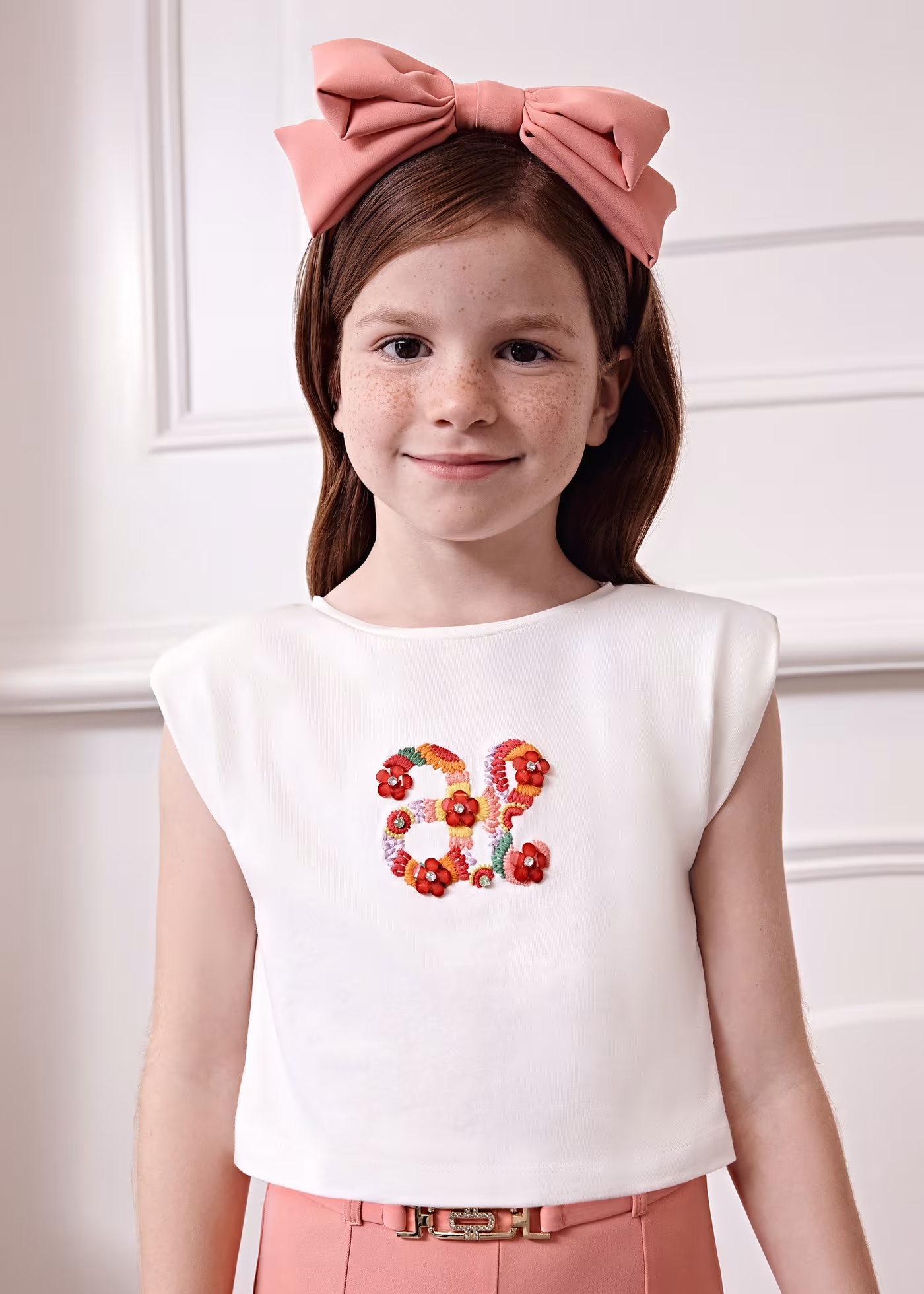 camiseta-logo-bordado-better-cotton-nina-crudo-XL-2