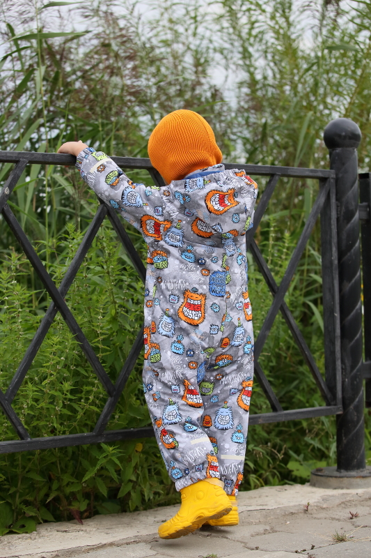 11013-12_Monsters_Blue_4_